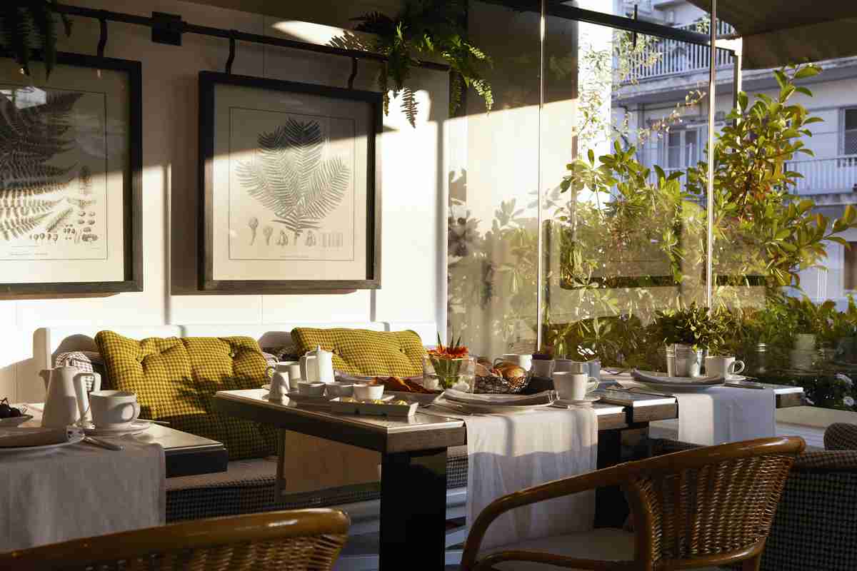 Excelsior Thessaloniki: roof garden breakfast room