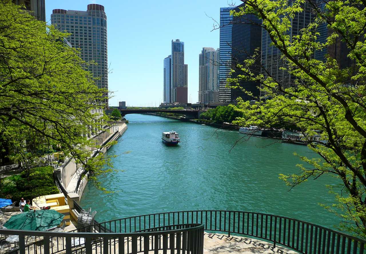 Chicago river cruise