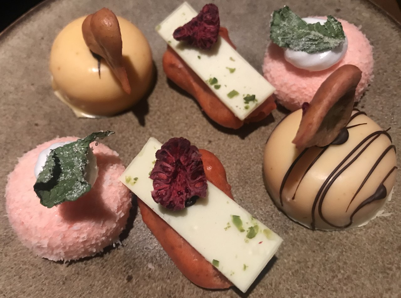 petit fours